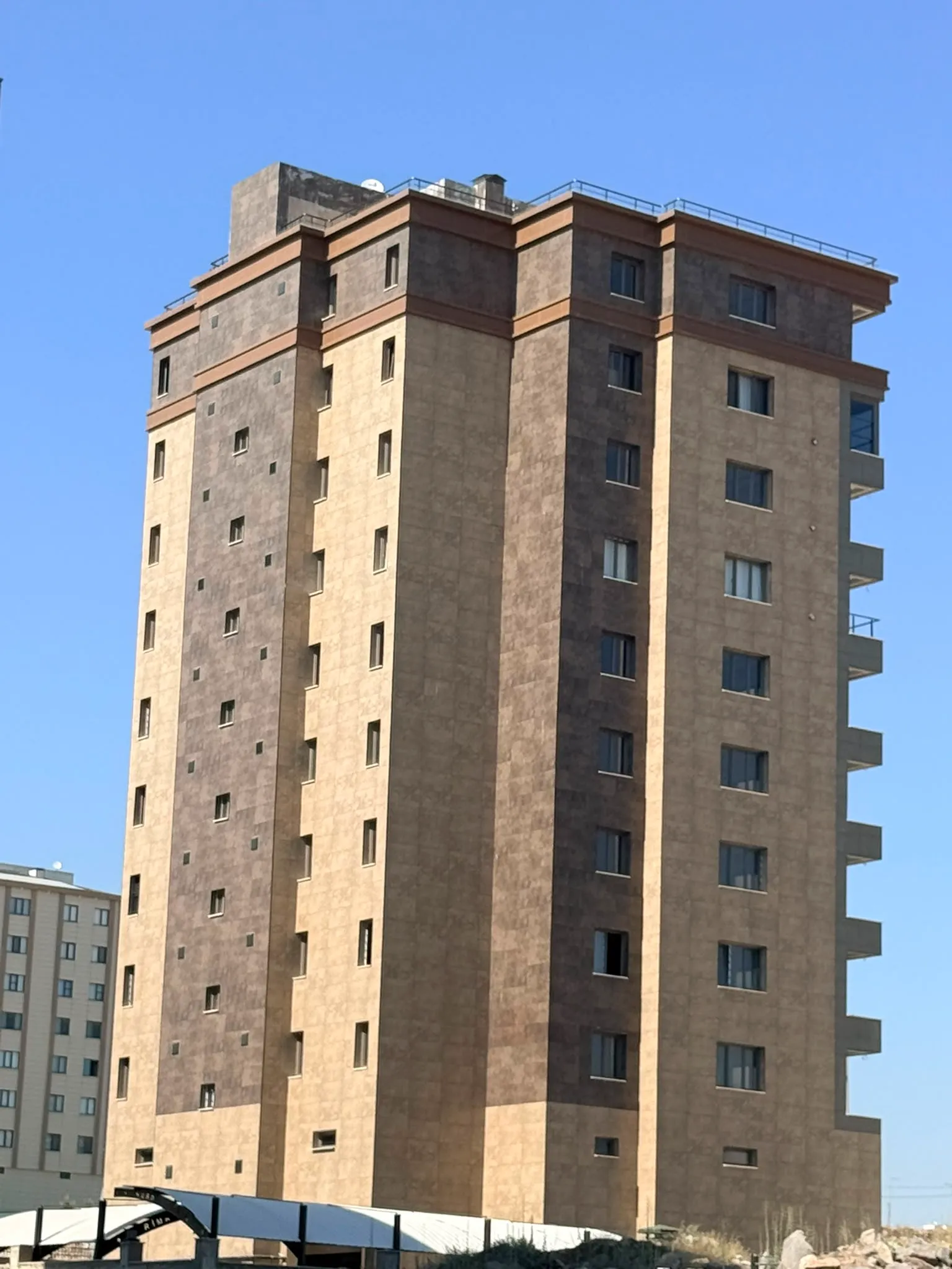 HLC Dış Cephe Kutu Profil Altyapılı Cephe Detayı Görseli 3